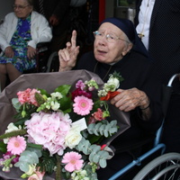 120826-phe-100jarige zuster Hermine   11 